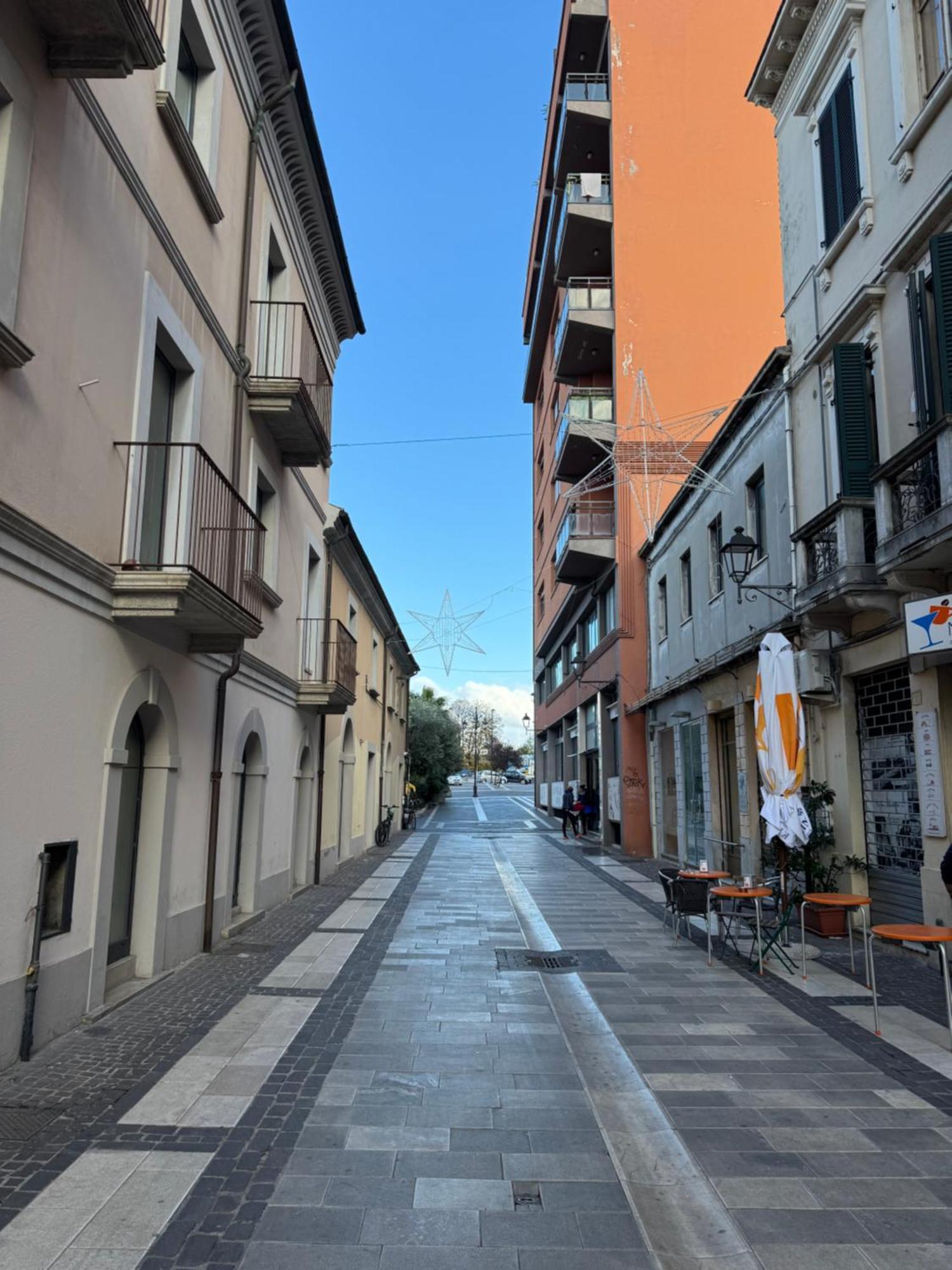 Casa Manthone - Luxrental Apartments Pescara Buitenkant foto