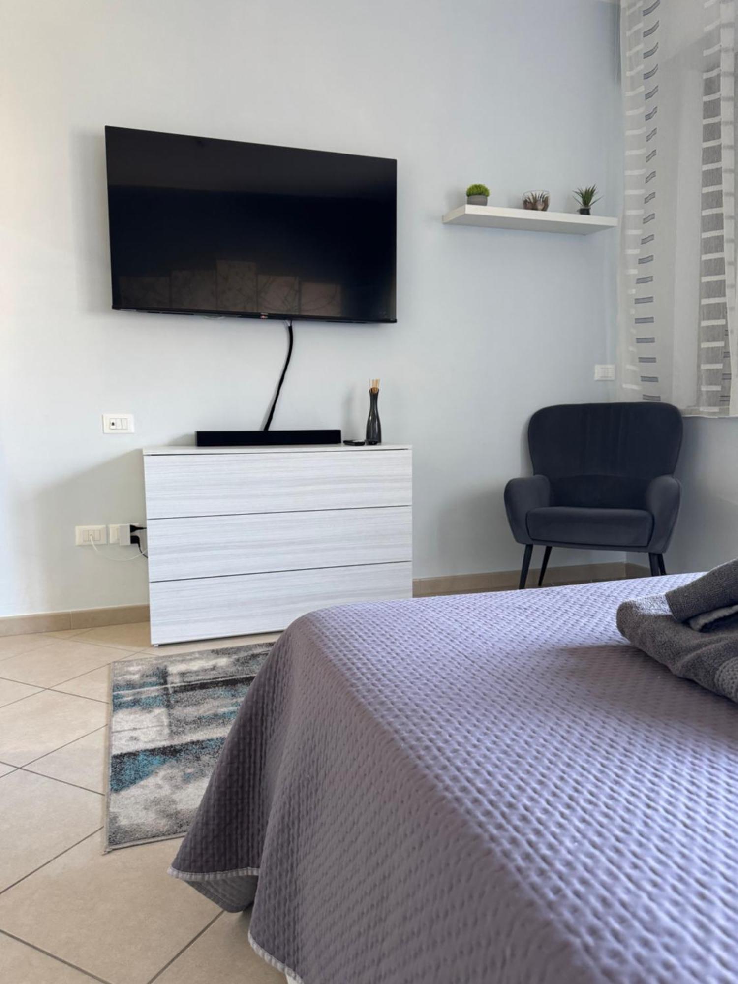 Casa Manthone - Luxrental Apartments Pescara Buitenkant foto