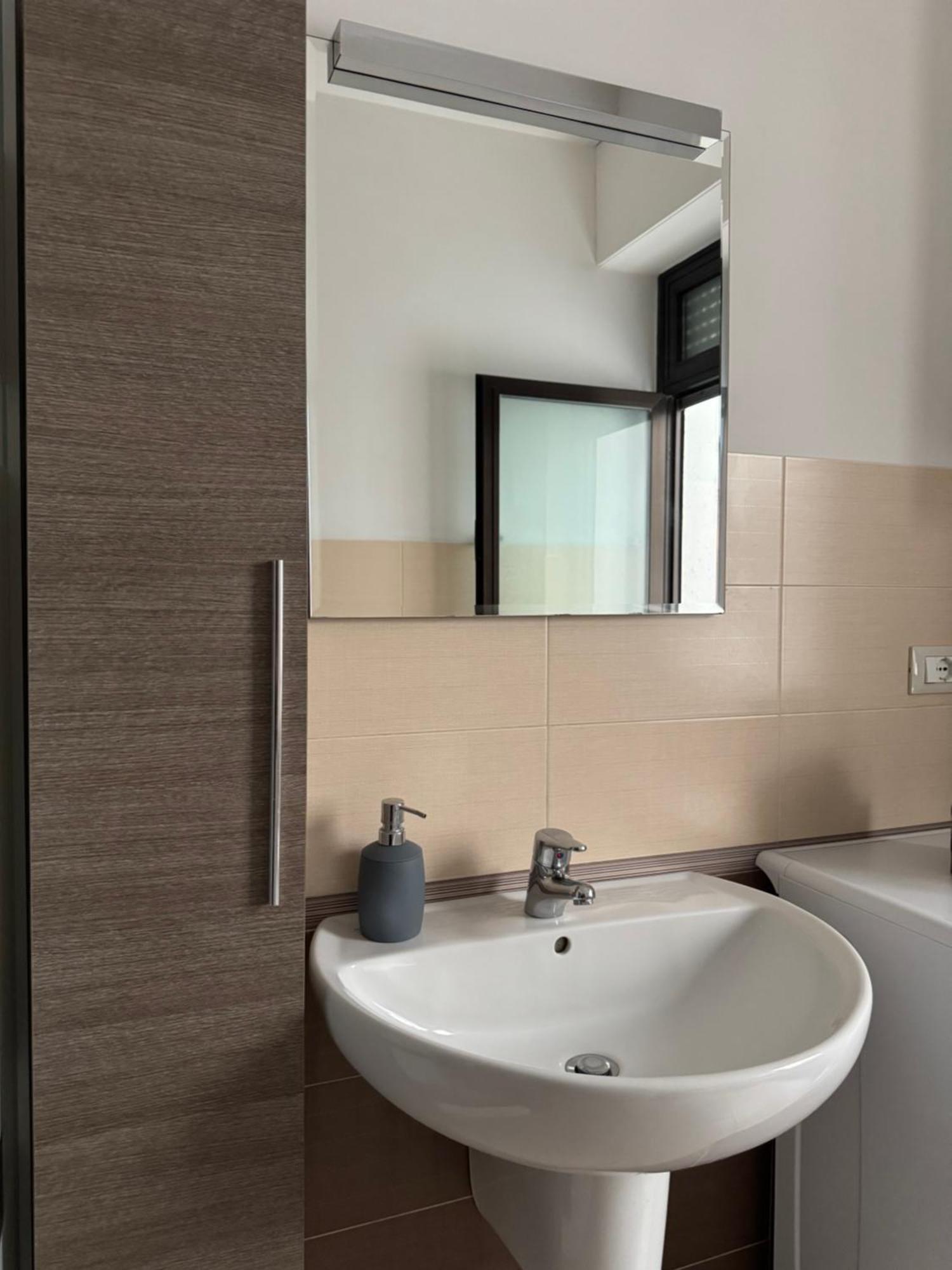 Casa Manthone - Luxrental Apartments Pescara Buitenkant foto
